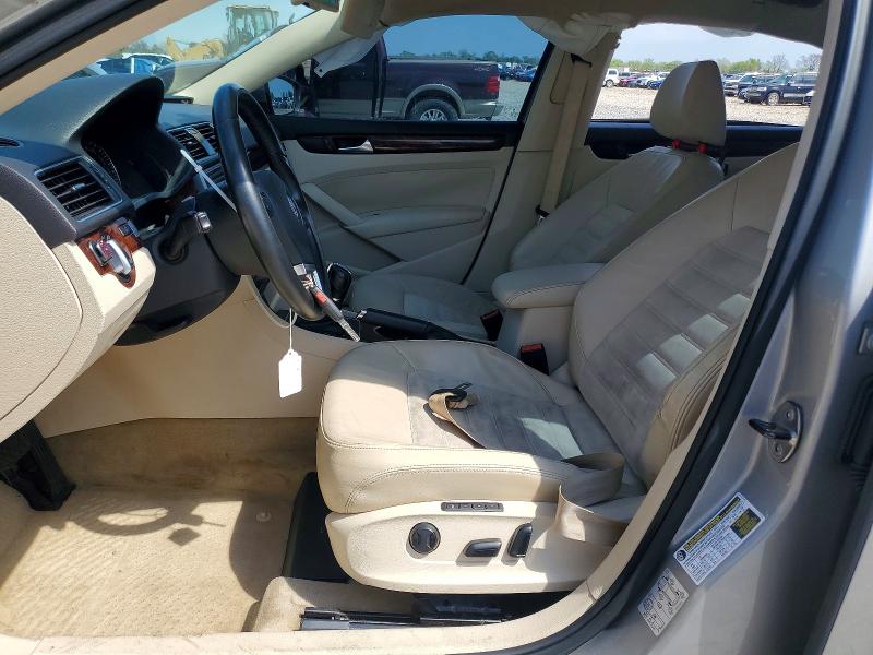 49130476 :رقم المزاد ، 1VWCN7A33DC092092 vin ، 2013 Volkswagen Passat مزاد بيع