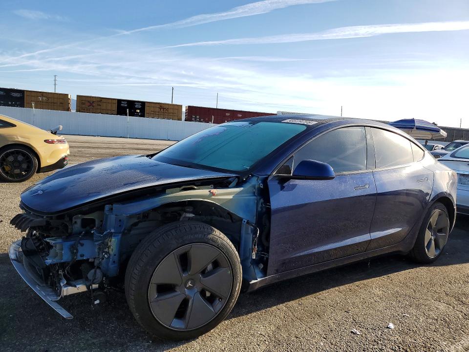 50619766 :رقم المزاد ، 5YJ3E1EB8NF134763 vin ، 2022 Tesla Model 3 مزاد بيع