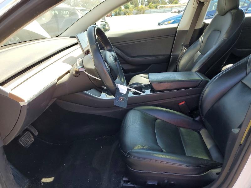 51553166 :رقم المزاد ، 5YJ3E1EB3JF107609 vin ، 2018 Tesla Model 3 مزاد بيع