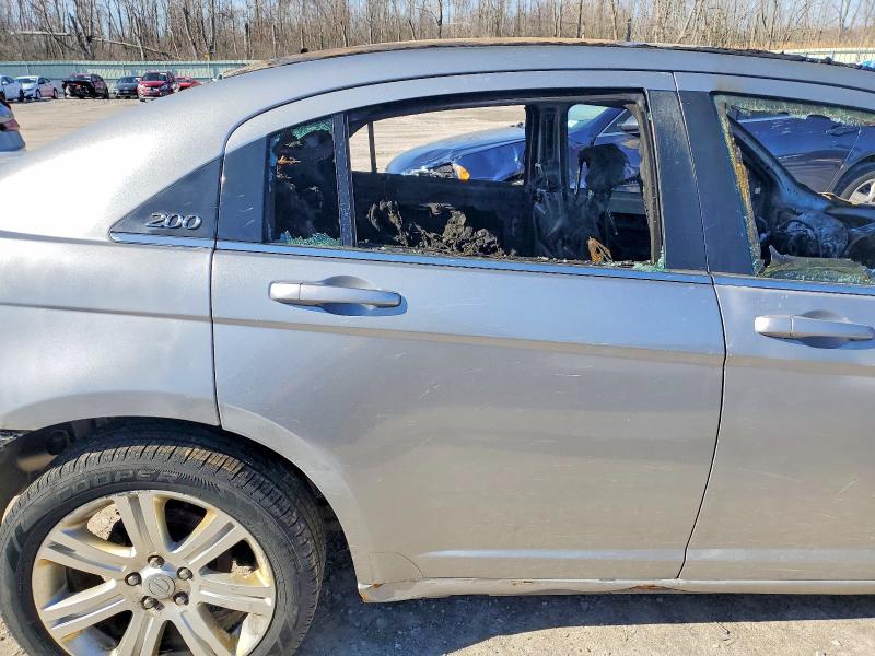 Продажа на аукционе авто 2013 Chrysler 200, vin: 1C3CCBAB2DN669609, номер лота: 49229236