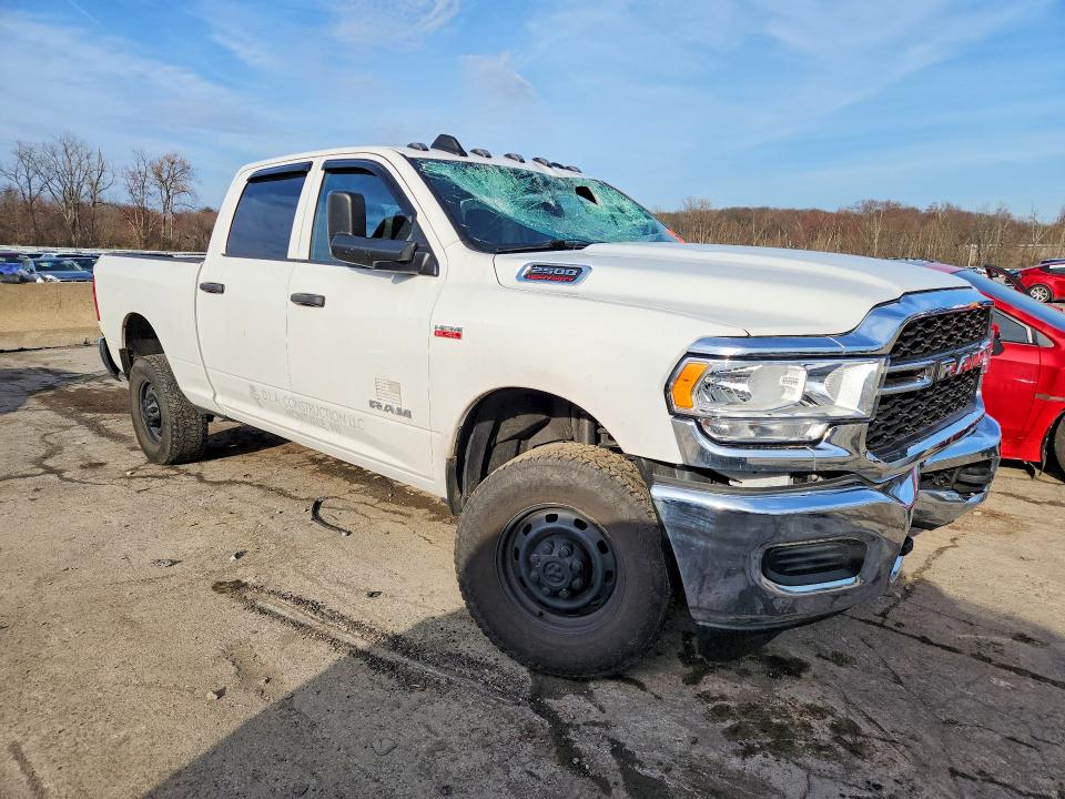 Продажа на аукционе авто 2022 Ram 2500, vin: 3C6UR5CJ2NG110535, номер лота: 48860526