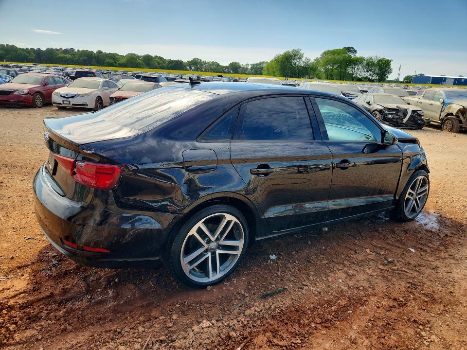48745166 :رقم المزاد ، WAUAUGFF3H1042839 vin ، 2017 Audi A3 مزاد بيع