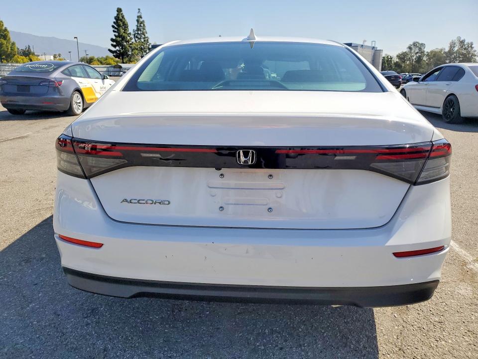 51451616 :رقم المزاد ، 1HGCY1F29SA035381 vin ، 2025 Honda Accord مزاد بيع