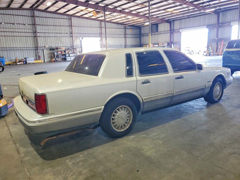 51646766 :رقم المزاد ، 1LNLM82W8VY655447 vin ، 1997 Lincoln Town Car مزاد بيع