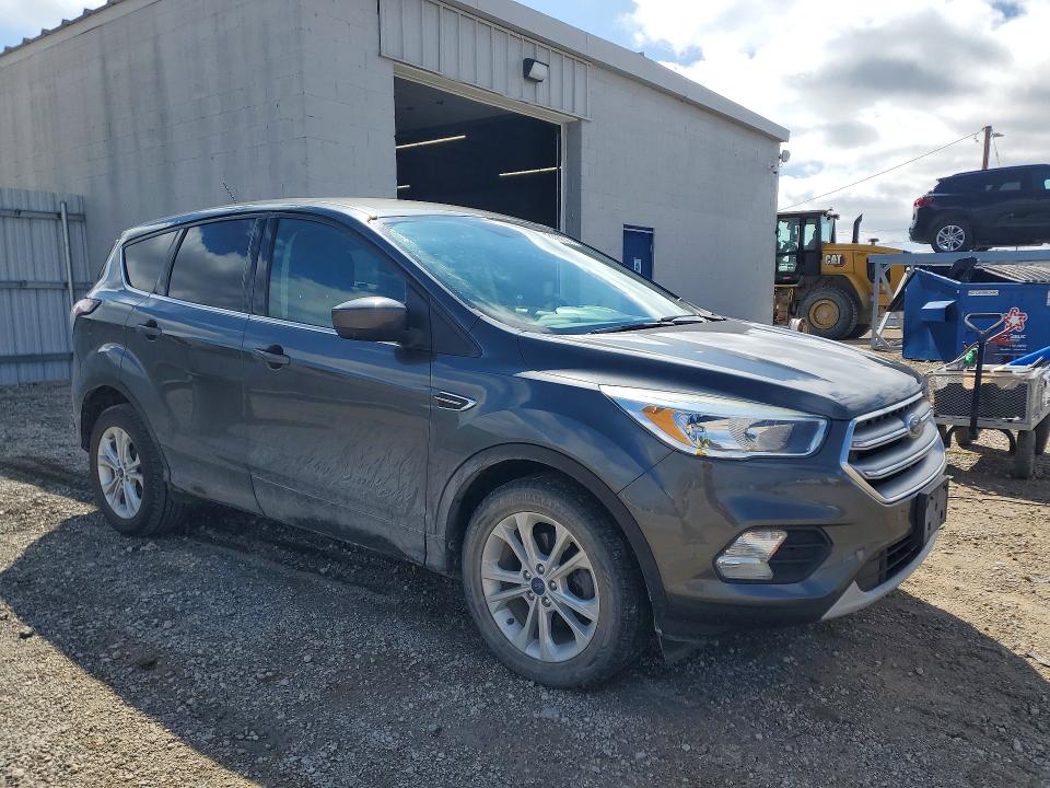2017 Ford Escape მანქანა იყიდება აუქციონზე, vin: 1FMCU0GD4HUC09915, აუქციონის ნომერი: 48322506