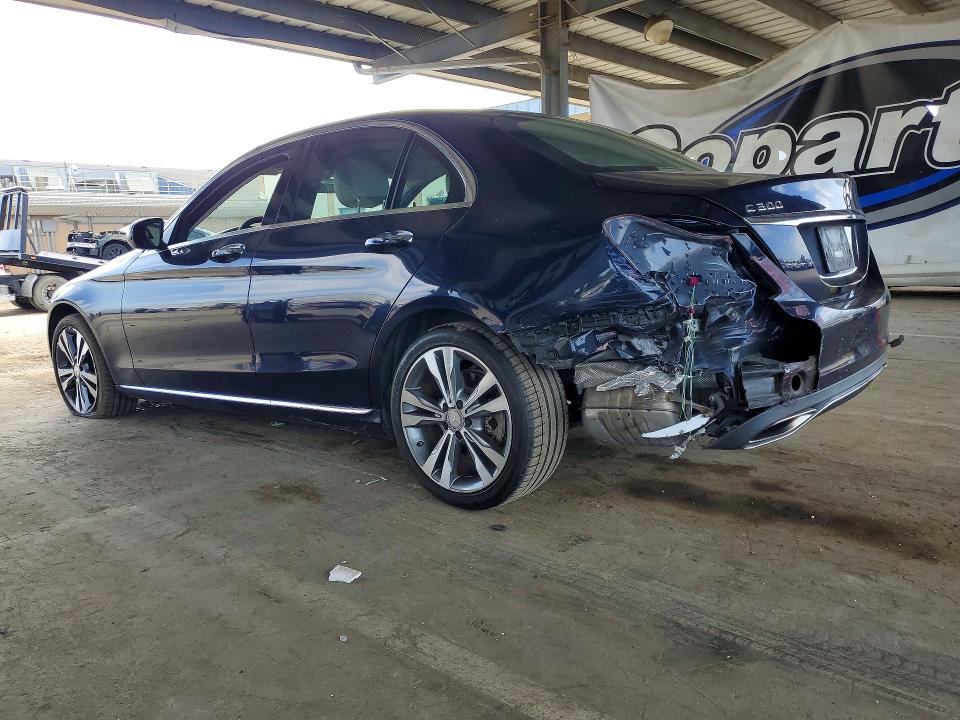 52039726 :رقم المزاد ، 55SWF4KB5FU012460 vin ، 2015 Mercedes-benz C مزاد بيع