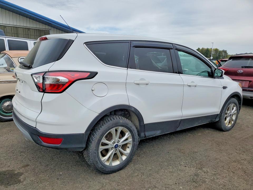51469976 :رقم المزاد ، 1FMCU9GDXHUD43672 vin ، 2017 Ford Escape مزاد بيع
