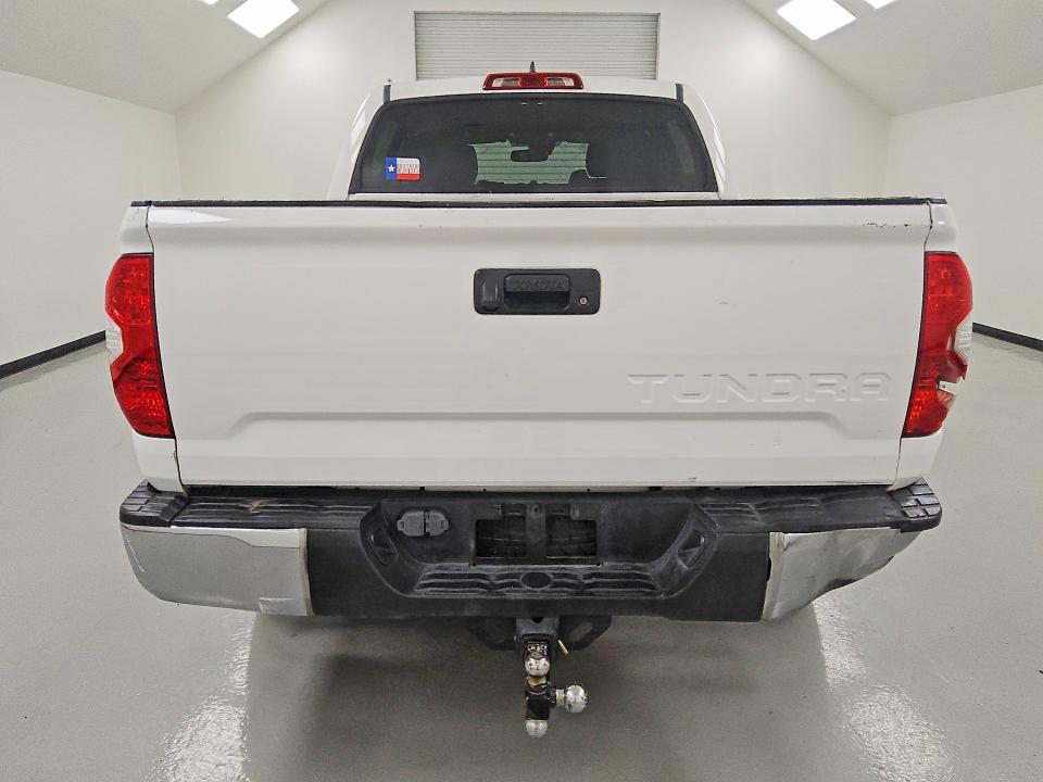 50854136 :رقم المزاد ، 5TFEY5F11LX261435 vin ، 2020 Toyota Tundra مزاد بيع