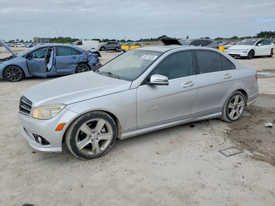 50013606 :رقم المزاد ، WDDGF5EB0AR107654 vin ، 2010 Mercedes-benz C مزاد بيع