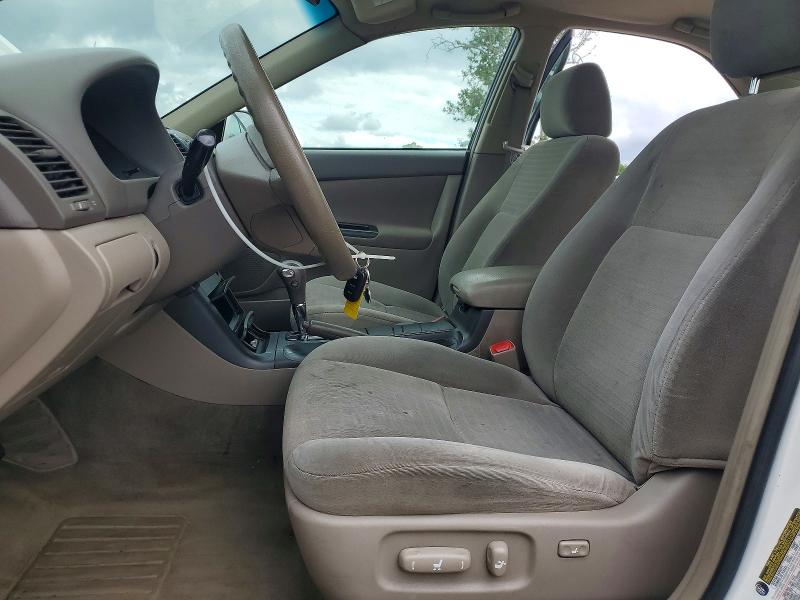 2006 Toyota Camry მანქანა იყიდება აუქციონზე, vin: 4T1BE32K56U678136, აუქციონის ნომერი: 48653086
