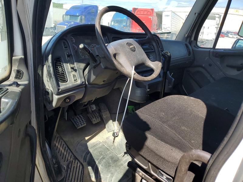 50458576 :رقم المزاد ، 1FVHCYCY8FHGH8678 vin ، 2015 Freightliner M2 مزاد بيع