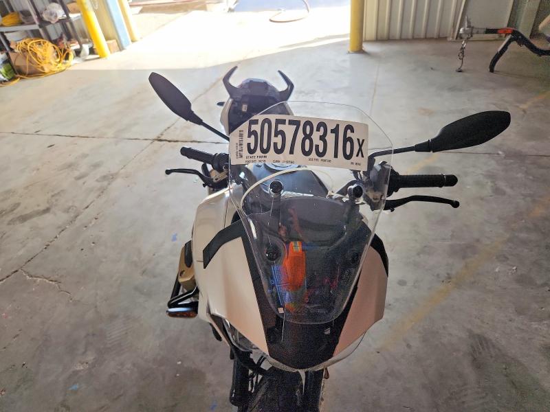 50578316 :رقم المزاد ، ZGUMGUA05PM000143 vin ، 2023 Moto Guzzi V100 مزاد بيع