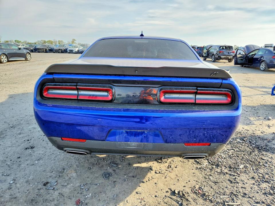 49576976 :رقم المزاد ، 2C3CDZKG1NH231058 vin ، 2022 Dodge Challenger مزاد بيع