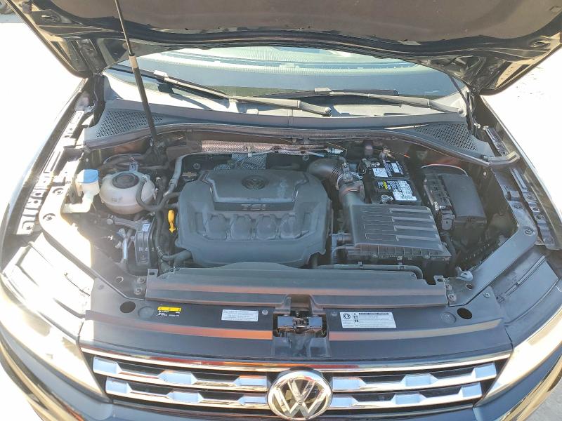 50320356 :رقم المزاد ، 3VV1B7AX3JM057893 vin ، 2018 Volkswagen Tiguan مزاد بيع