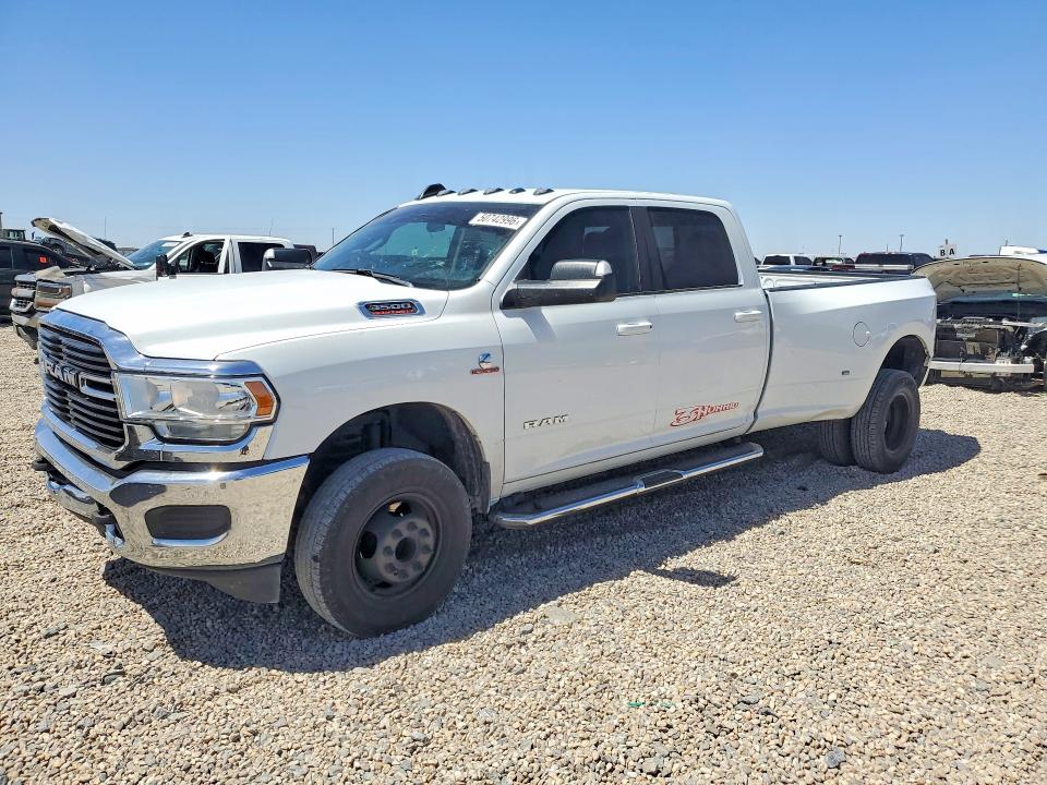 50742996 :رقم المزاد ، 3C63RRGLXNG415344 vin ، 2022 Ram 3500 مزاد بيع