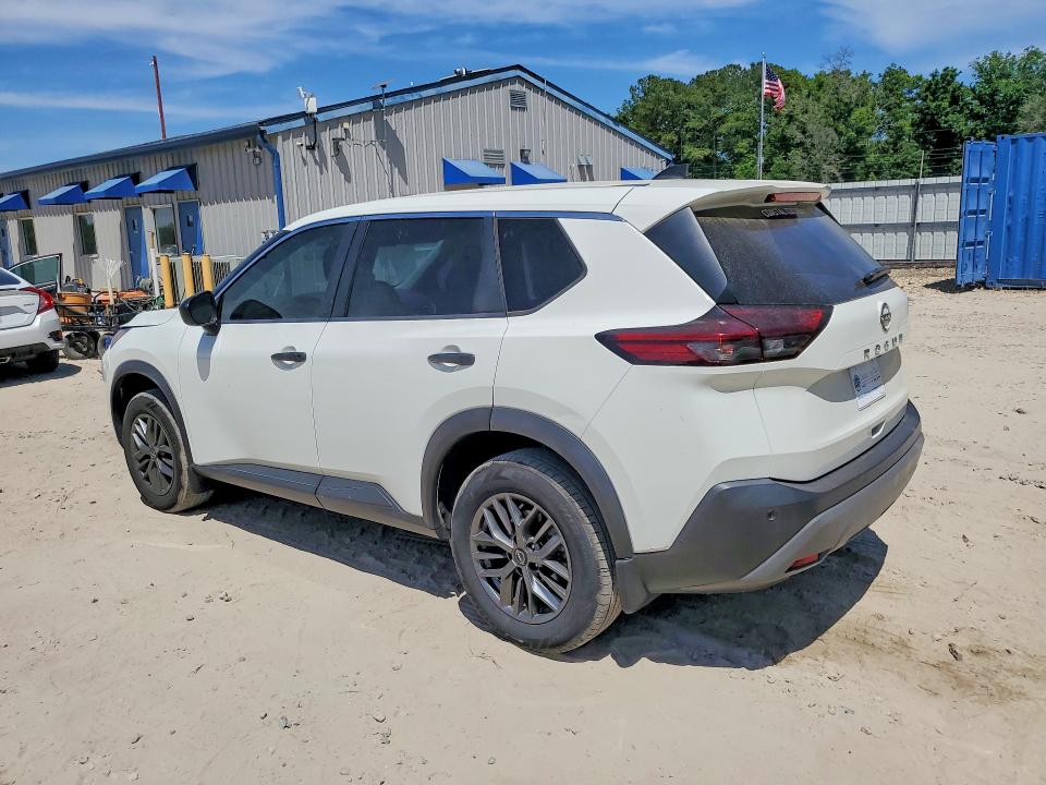 50744796 :رقم المزاد ، 5N1BT3AA5NC702521 vin ، 2022 Nissan Rogue مزاد بيع