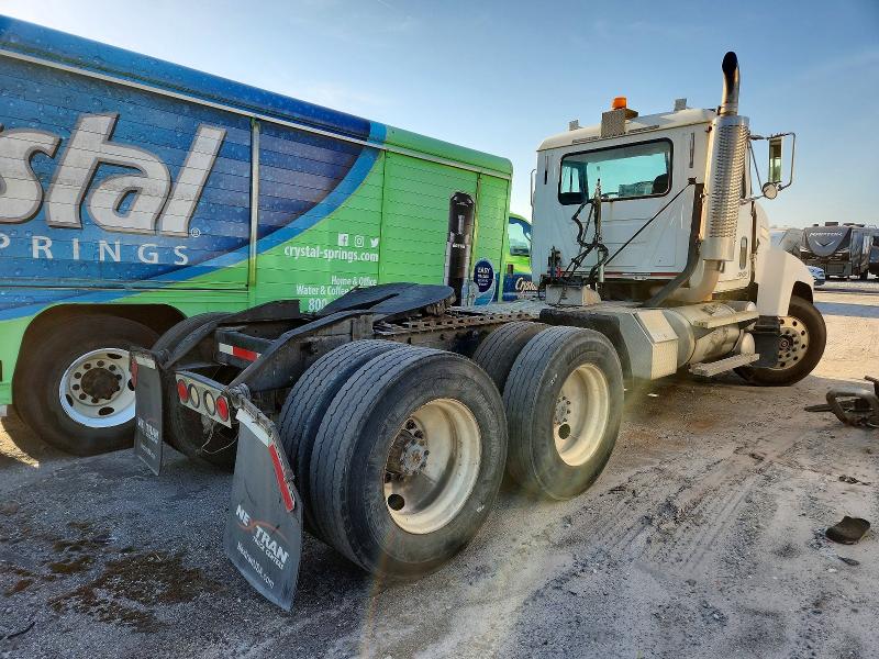 Продаж на аукціоні авто 1999 Mack 600, vin: 1M1AA18Y6XW113105, номер лоту: 49964976