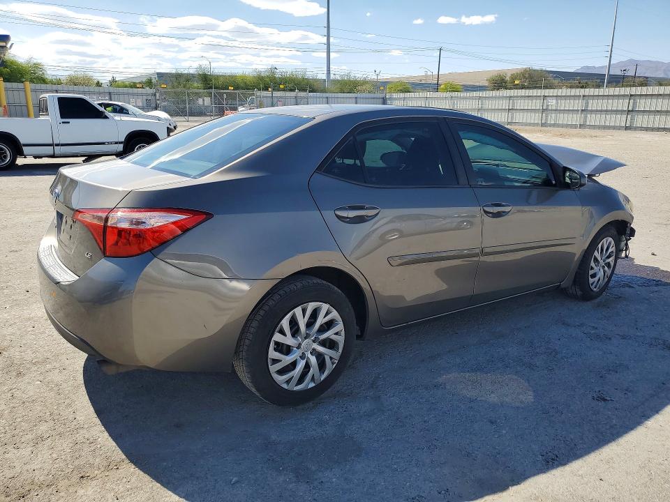 Продажа на аукционе авто 2018 Toyota Corolla, vin: 2T1BURHE8JC011255, номер лота: 51893336