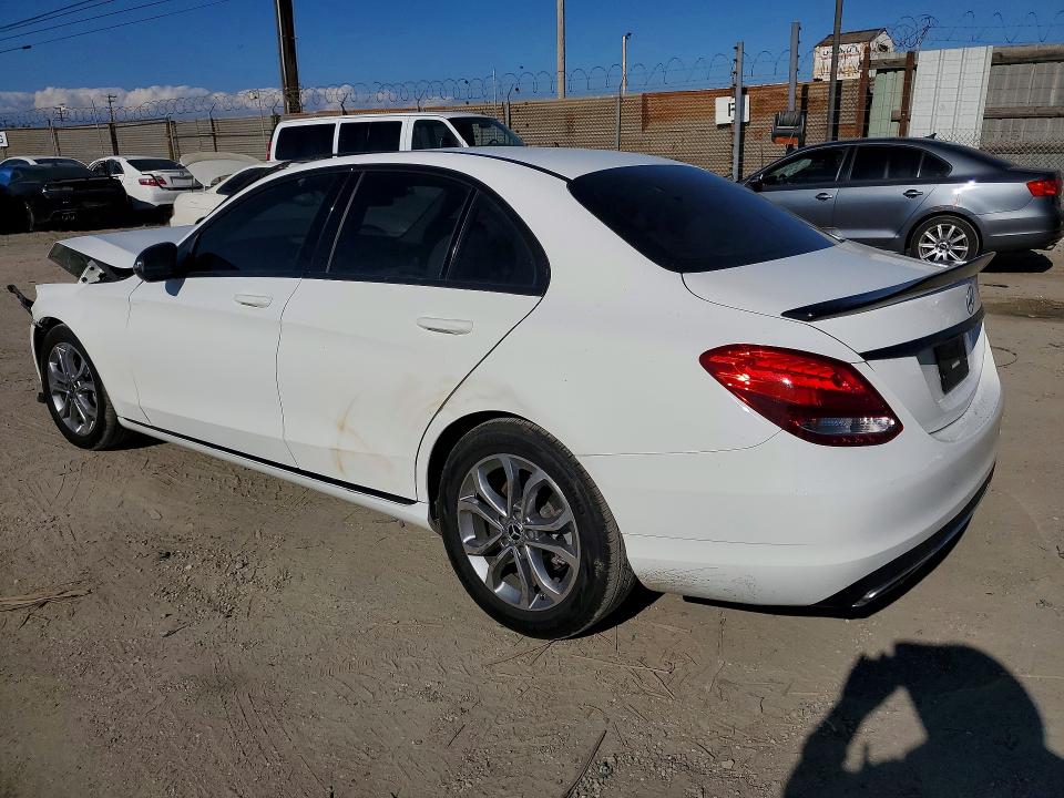 48294466 :رقم المزاد ، 55SWF4JB1JU272963 vin ، 2018 Mercedes-benz C مزاد بيع