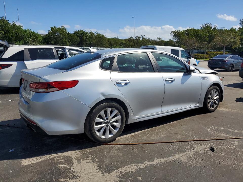 49333826 :رقم المزاد ، 5XXGT4L38HG170927 vin ، 2017 Kia Optima مزاد بيع