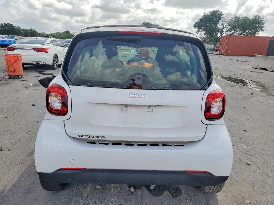 Aukcja sprzedaży 2017 Smart Fortwo, vin: WMEFJ9BA1HK229984, numer aukcji: 48417796
