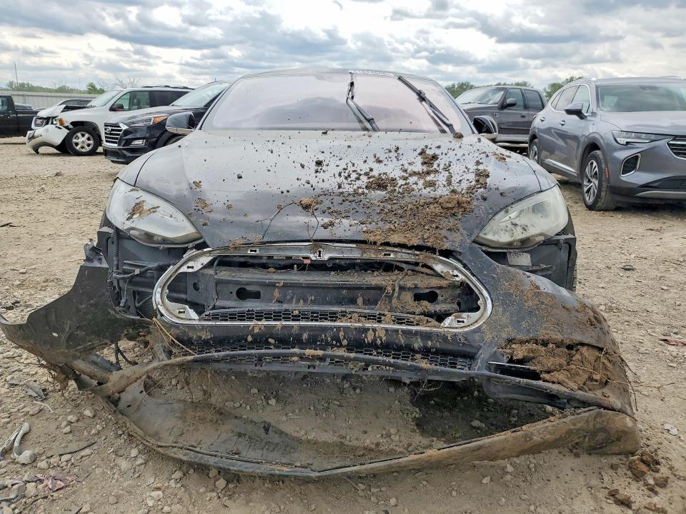 Продажа на аукционе авто 2016 Tesla Model S, vin: 5YJSA1E49GF128935, номер лота: 51844656