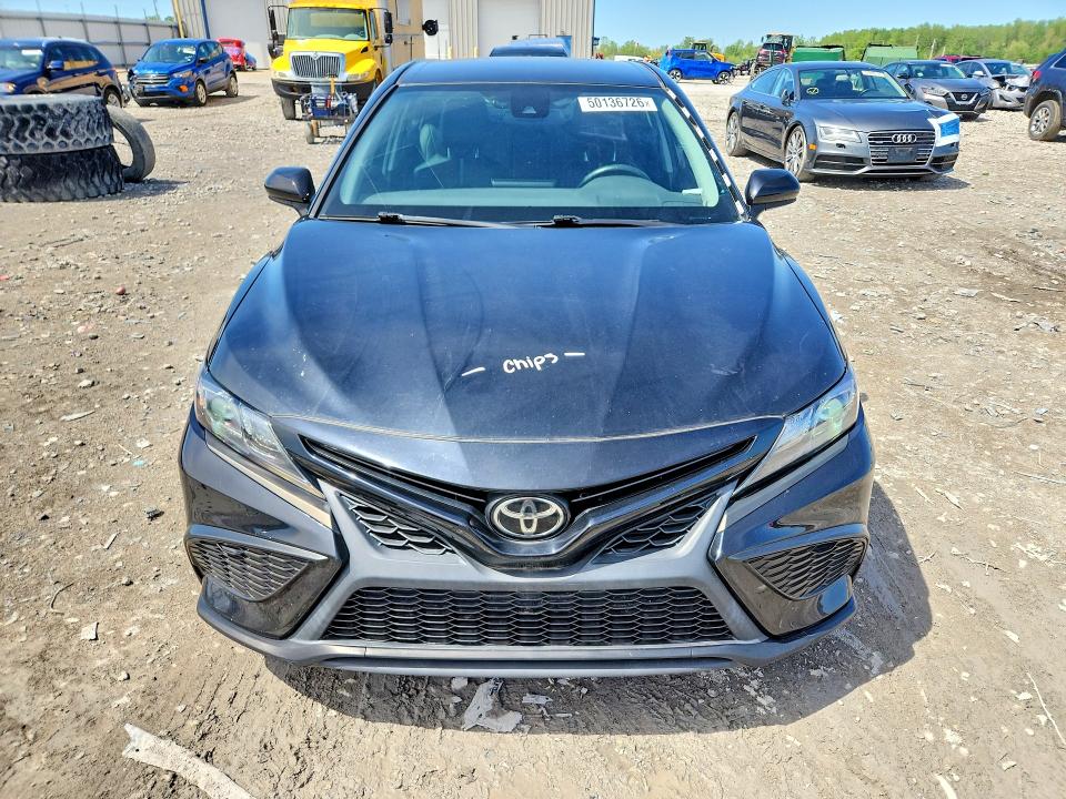 50136726 :رقم المزاد ، 4T1G11AK1MU456861 vin ، 2021 Toyota Camry مزاد بيع