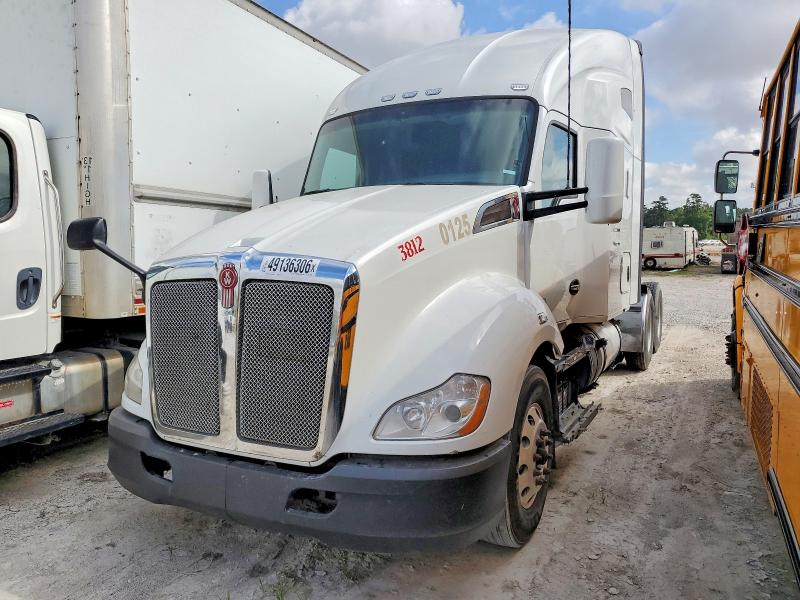 49136306 :رقم المزاد ، 1XKYDP9X2LJ360597 vin ، 2020 Kenworth T680 مزاد بيع