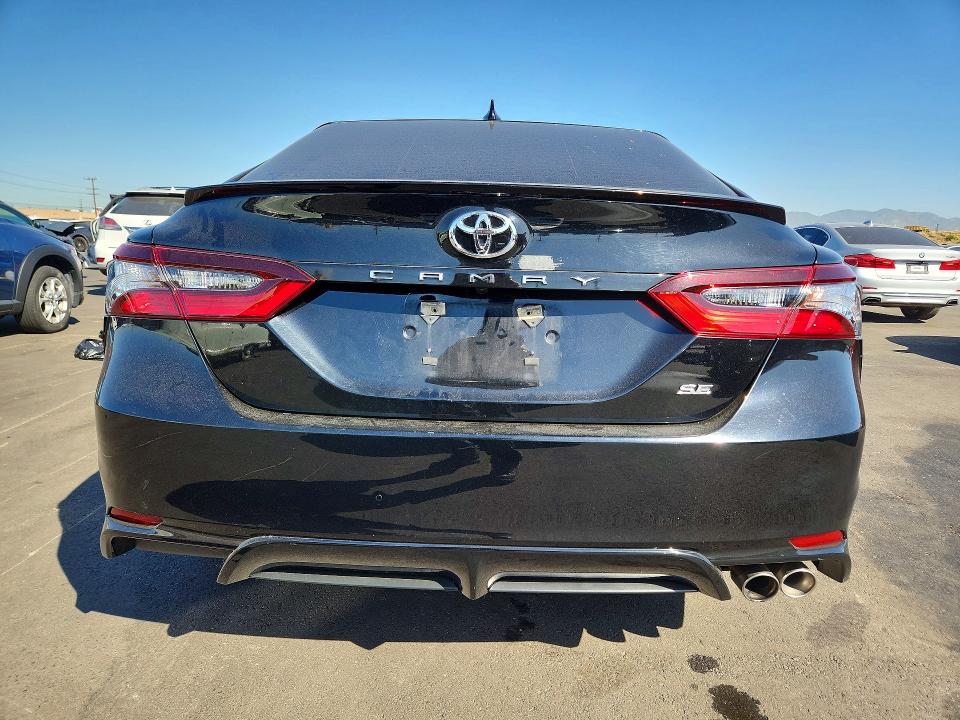 Продажа на аукционе авто 2022 Toyota Camry, vin: 4T1G11AK0NU674713, номер лота: 51723216