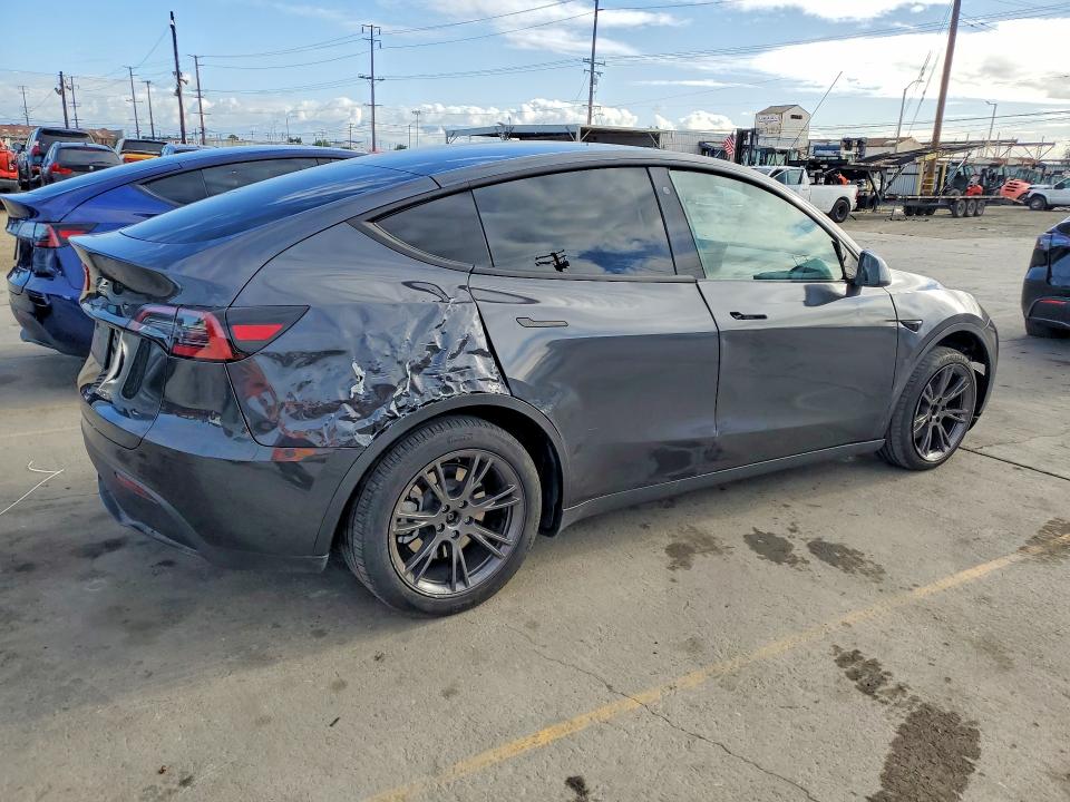 49761436 :رقم المزاد ، 7SAYGDED5SF249158 vin ، 2025 Tesla Model Y مزاد بيع