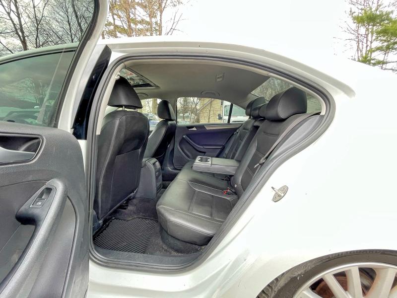 49979746 :رقم المزاد ، 3VWB67AJ5HM364931 vin ، 2017 Volkswagen Jetta مزاد بيع