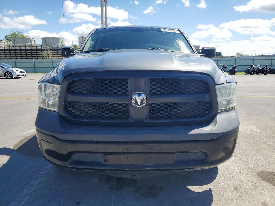 48585516 :رقم المزاد ، 1C6RR6FPXDS586745 vin ، 2013 Ram 1500 مزاد بيع