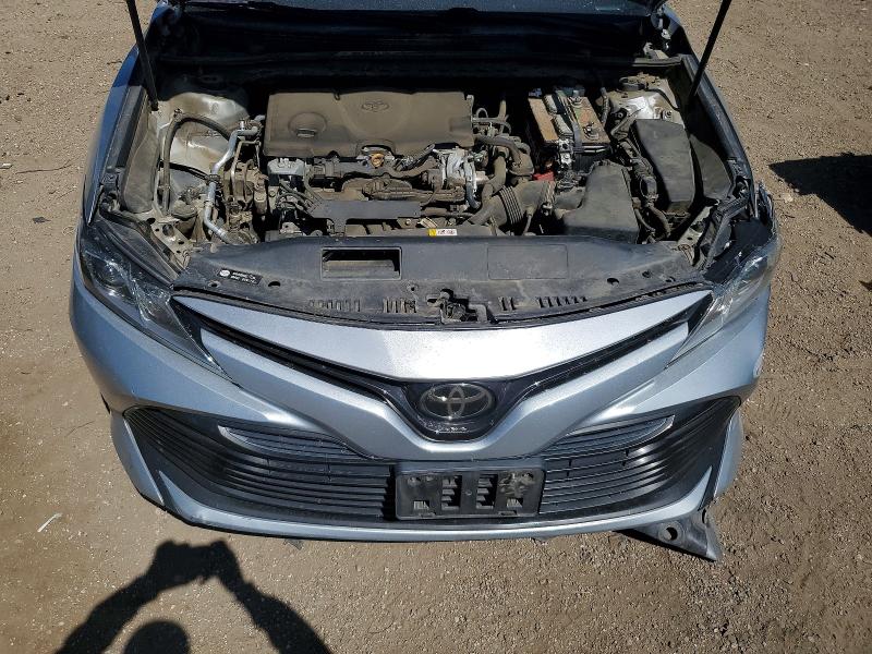 2018 Toyota Camry მანქანა იყიდება აუქციონზე, vin: 4T1B11HK1JU108828, აუქციონის ნომერი: 51442666