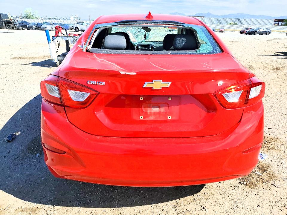 Продаж на аукціоні авто 2018 Chevrolet Cruze, vin: 1G1BE5SM1J7196961, номер лоту: 48996516