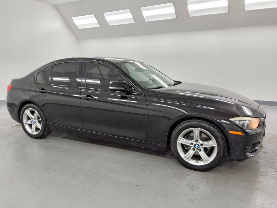 48609556 :رقم المزاد ، WBA3C1C53FP116842 vin ، 2015 Bmw 328 مزاد بيع