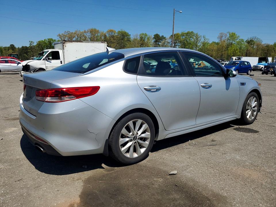 Auction sale of the 2018 Kia Optima, vin: 5XXGT4L33JG268592, lot number: 51423666