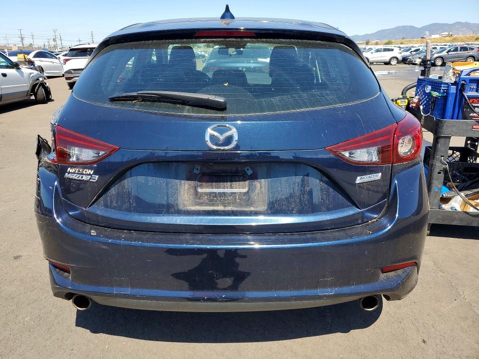 2018 Mazda 3 მანქანა იყიდება აუქციონზე, vin: 3MZBN1L32JM265164, აუქციონის ნომერი: 49685536