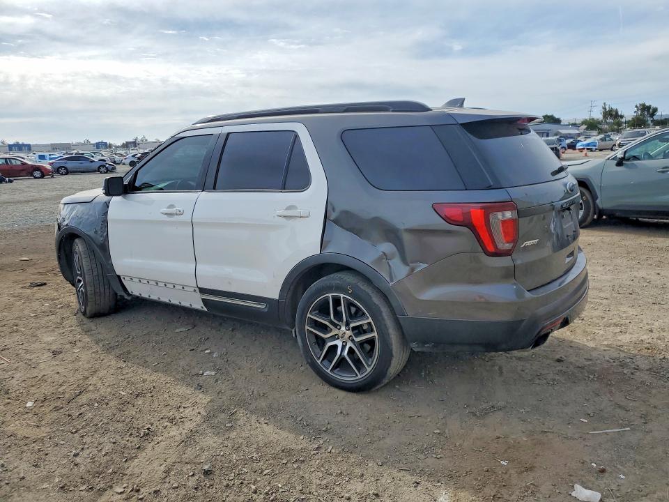 49456386 :رقم المزاد ، 1FM5K8GT9HGD55410 vin ، 2017 Ford Explorer مزاد بيع