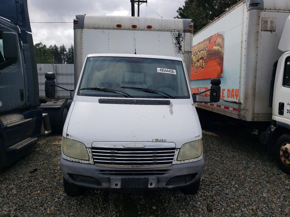 48544456 :رقم المزاد ، WDPPD944555785591 vin ، 2005 Freigliner Sprinter مزاد بيع