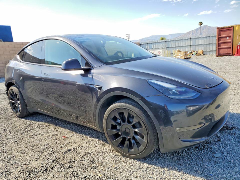 2024 Tesla Model Y მანქანა იყიდება აუქციონზე, vin: 7SAYGDEE8RF081616, აუქციონის ნომერი: 51201046