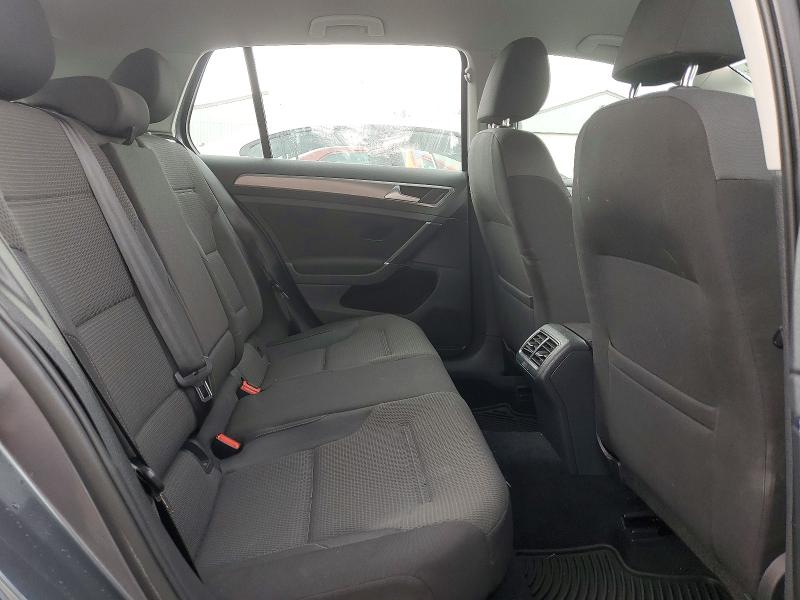 49672796 :رقم المزاد ، 3VW217AU6GM052625 vin ، 2016 Volkswagen Golf 1.8 T مزاد بيع