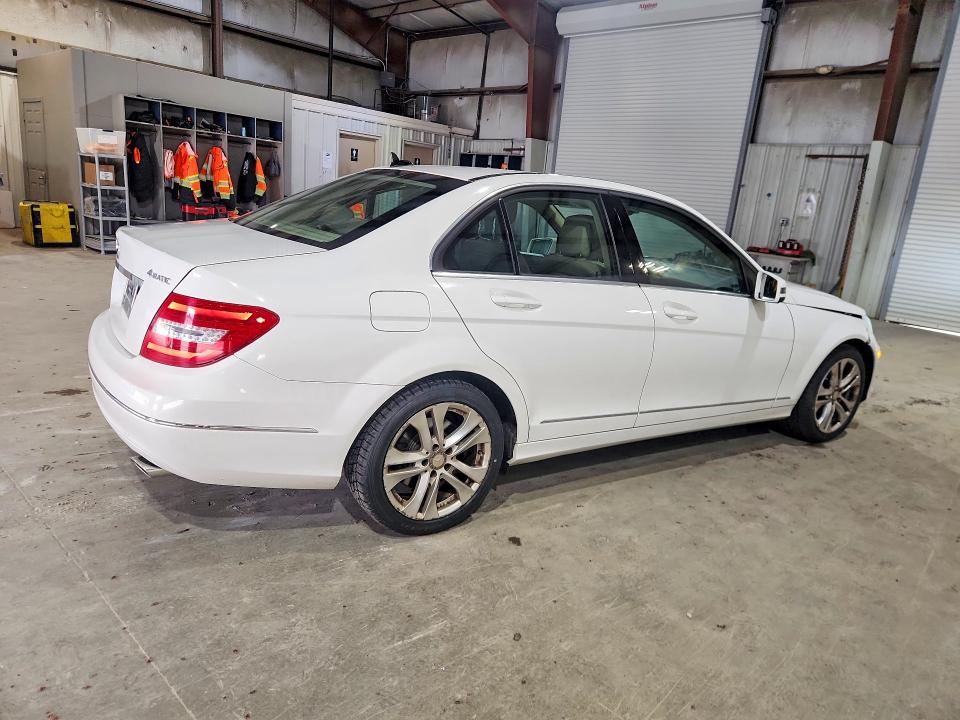 2013 Mercedes-benz C მანქანა იყიდება აუქციონზე, vin: WDDGF8AB3DA838248, აუქციონის ნომერი: 49369746