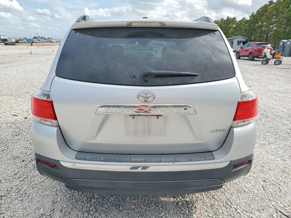 48606136 :رقم المزاد ، 5TDDK3EH2BS077447 vin ، 2011 Toyota Highlander مزاد بيع