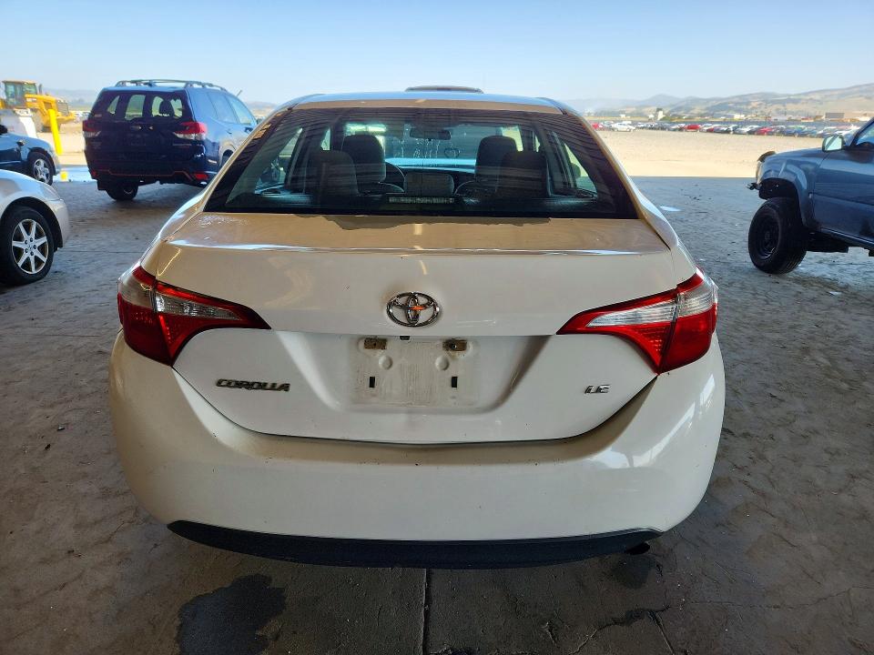 2015 Toyota Corolla მანქანა იყიდება აუქციონზე, vin: 5YFBURHE2FP260688, აუქციონის ნომერი: 51830176