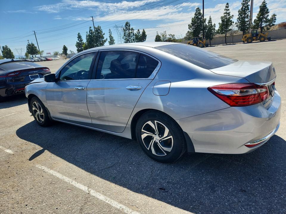 48069746 :رقم المزاد ، 1HGCR2F34HA044784 vin ، 2017 Honda Accord مزاد بيع