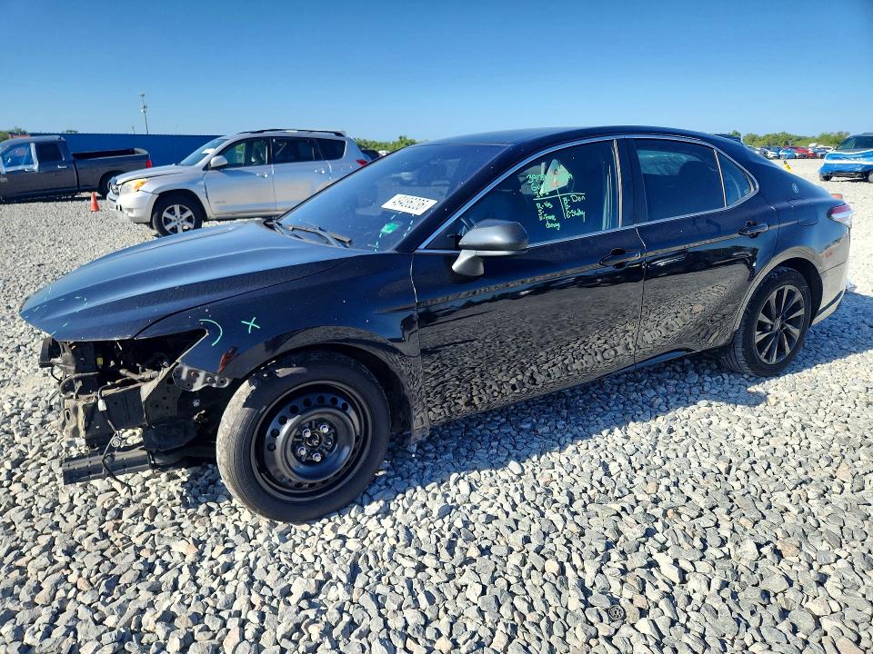 49486236 :رقم المزاد ، 4T1C11BK7NU049481 vin ، 2022 Toyota Camry مزاد بيع