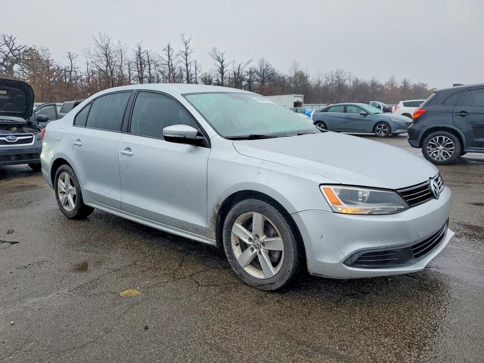 48694436 :رقم المزاد ، 3VWLL7AJ7CM323674 vin ، 2012 Volkswagen Jetta مزاد بيع
