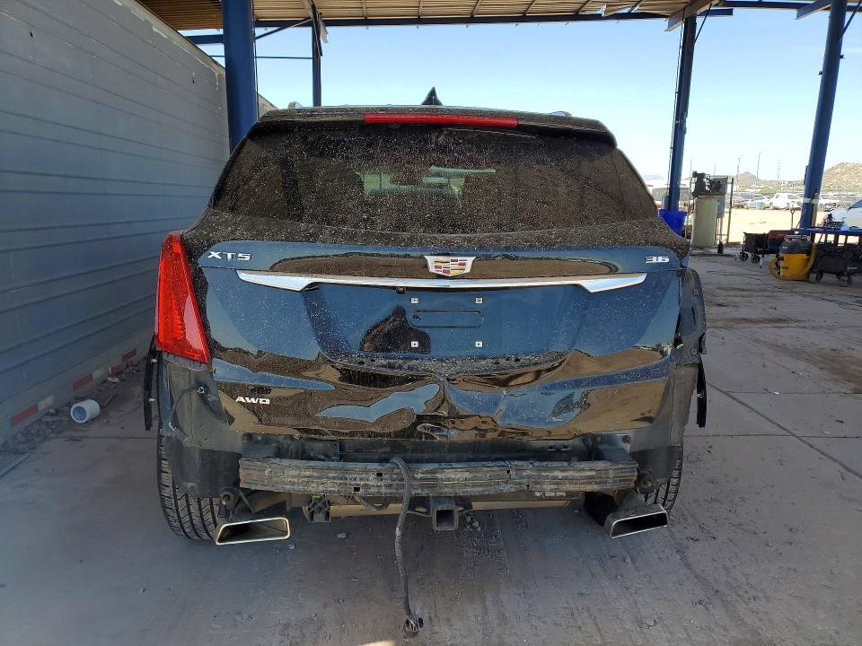 51206246 :رقم المزاد ، 1GYKNDRS0JZ198527 vin ، 2018 Cadillac Xt5 مزاد بيع