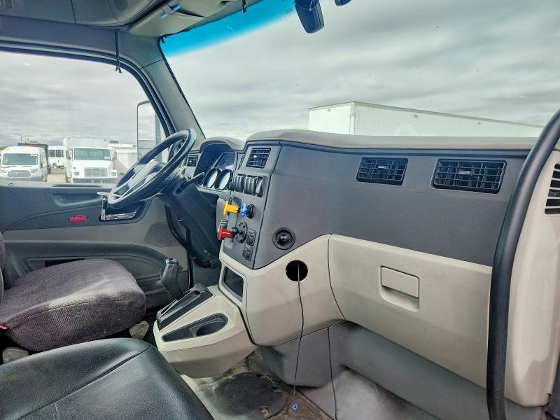 Продаж на аукціоні авто 2018 Peterbilt 579, vin: 1XPBA48X1JD478077, номер лоту: 50603186