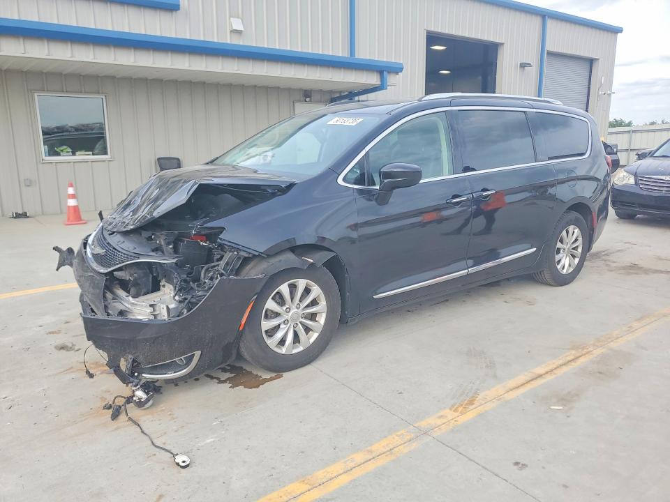 50153736 :رقم المزاد ، 2C4RC1BG0JR120127 vin ، 2018 Chrysler Pacifica مزاد بيع